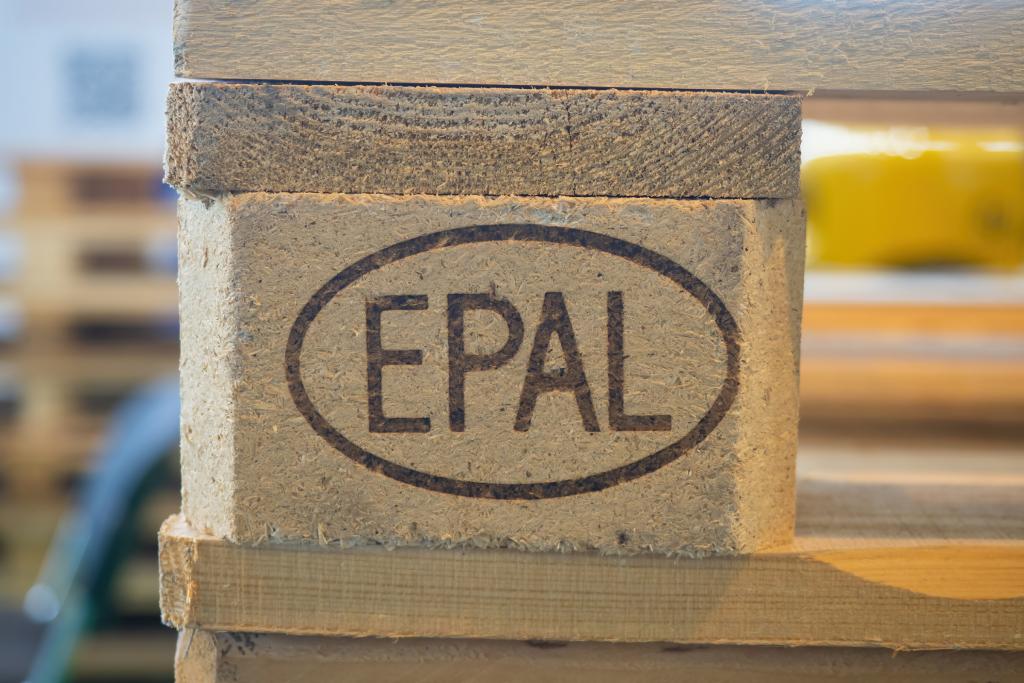 epal stamp logo on a pallet